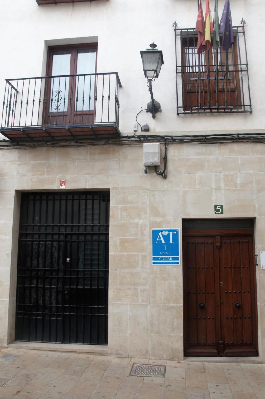 Apartamentos Turisticos Architettura Ubeda Exteriör bild